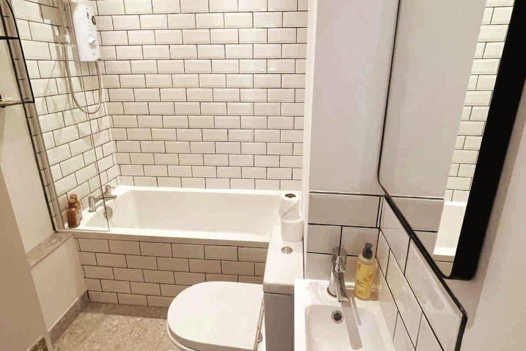Courtyard Garden, Beautifully Finished Flat - Ba1 Appartamento Bath Esterno foto