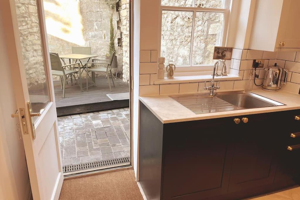 Courtyard Garden, Beautifully Finished Flat - Ba1 Appartamento Bath Esterno foto
